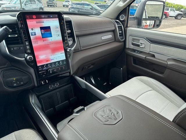 Used 2025 RAM 3500 Laramie image 33