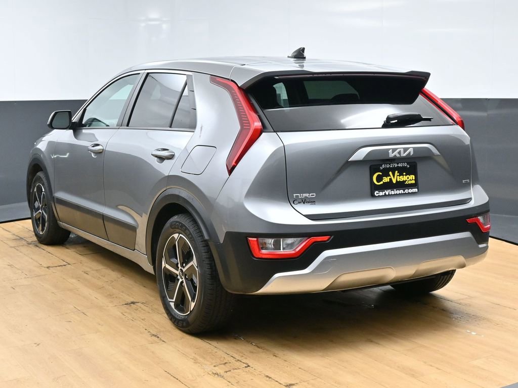 Used 2023 Kia Niro LX image 7