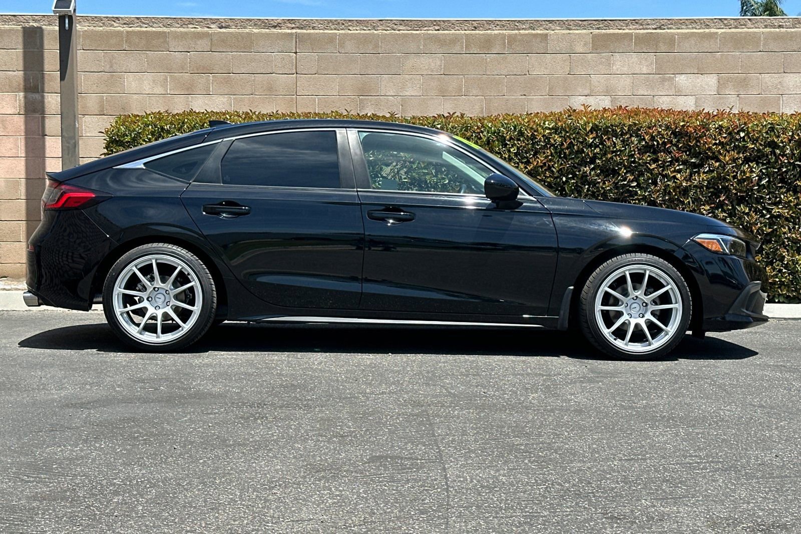 Used 2023 Honda Civic LX image 3
