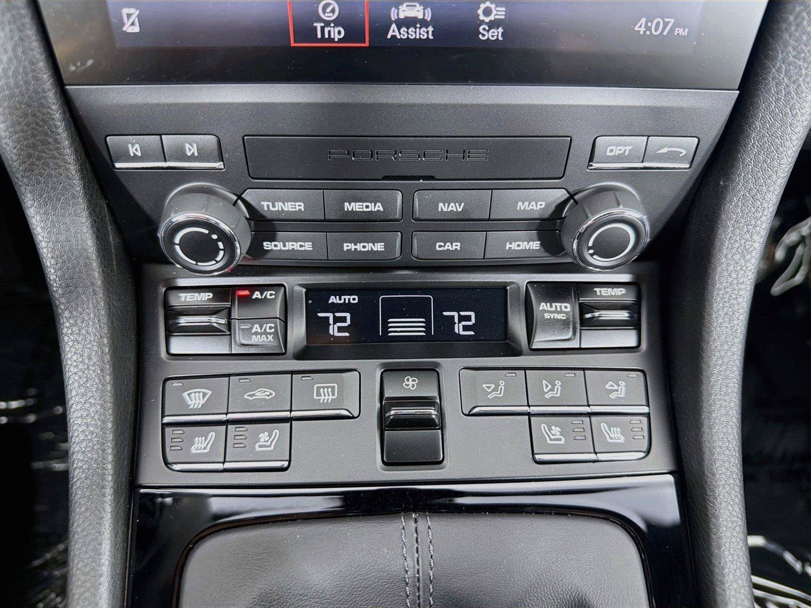 Used 2024 Porsche 718 Cayman RWD image 19