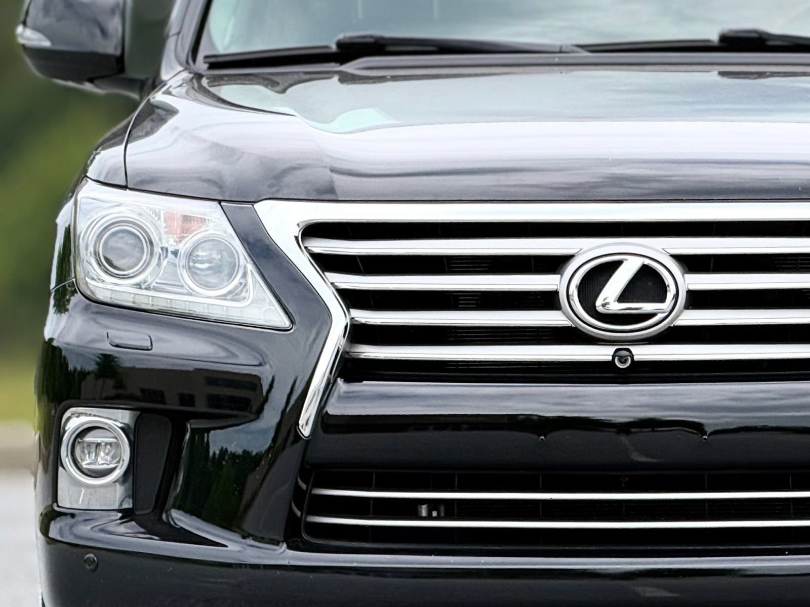 Used 2015 Lexus LX 570 4WD w/ Luxury Package image 13