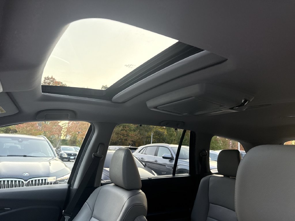 Used 2019 Honda Pilot Touring image 16