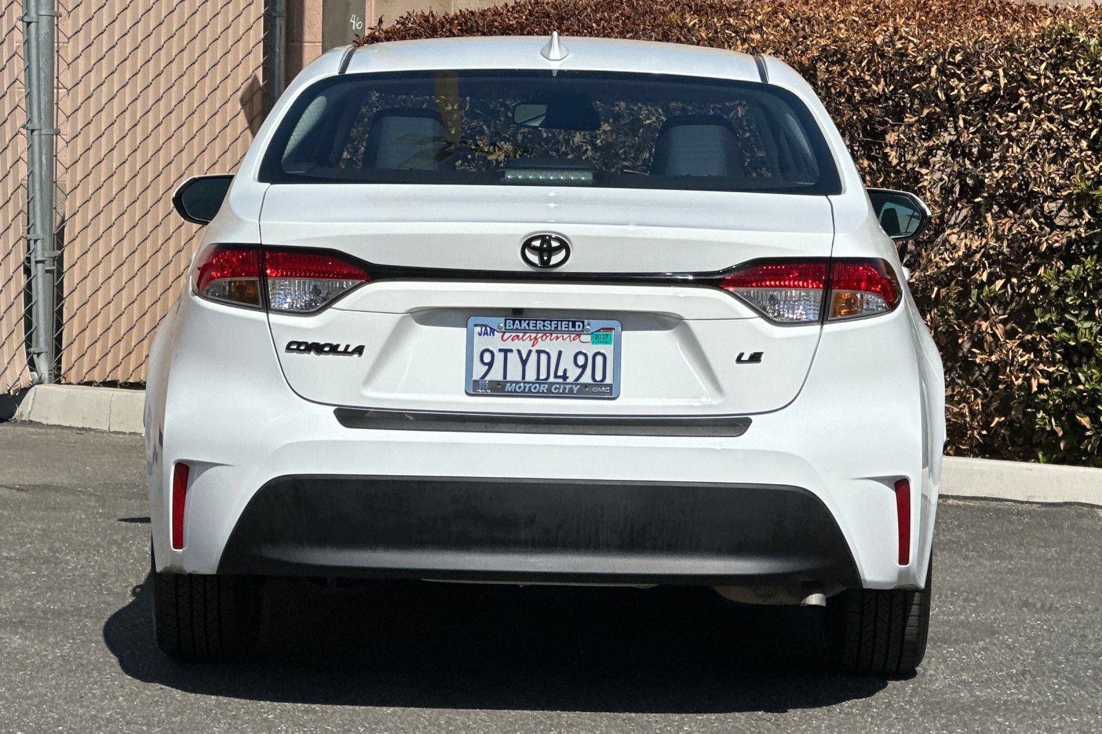 Used 2025 Toyota Corolla LE FWD image 5