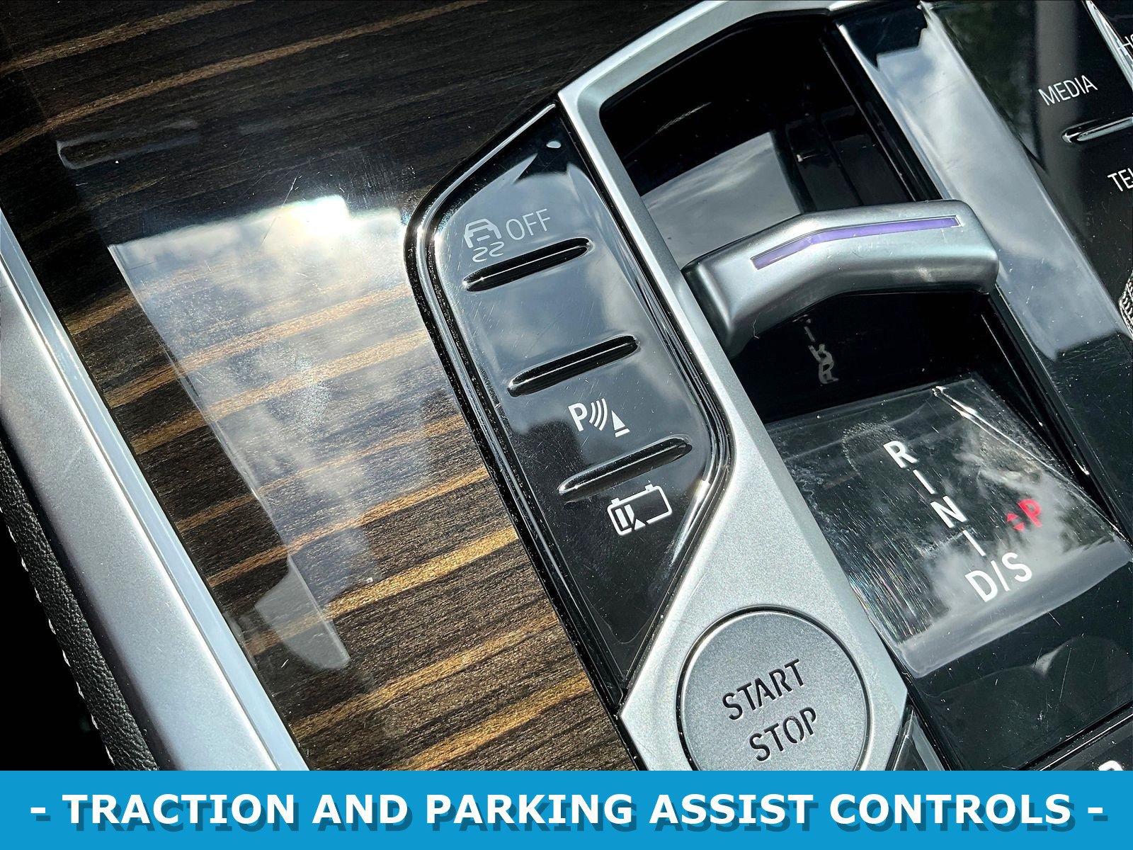 Used 2024 BMW X5 xDrive50e AWD/4WD image 36