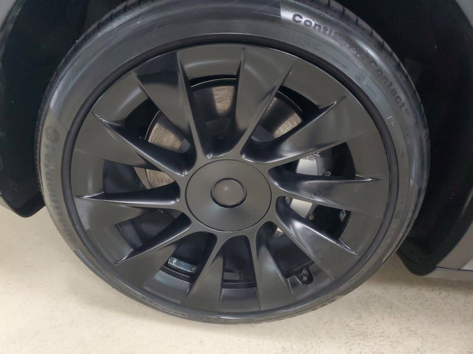 Used 2022 Tesla Model Y Long Range AWD/4WD image 5