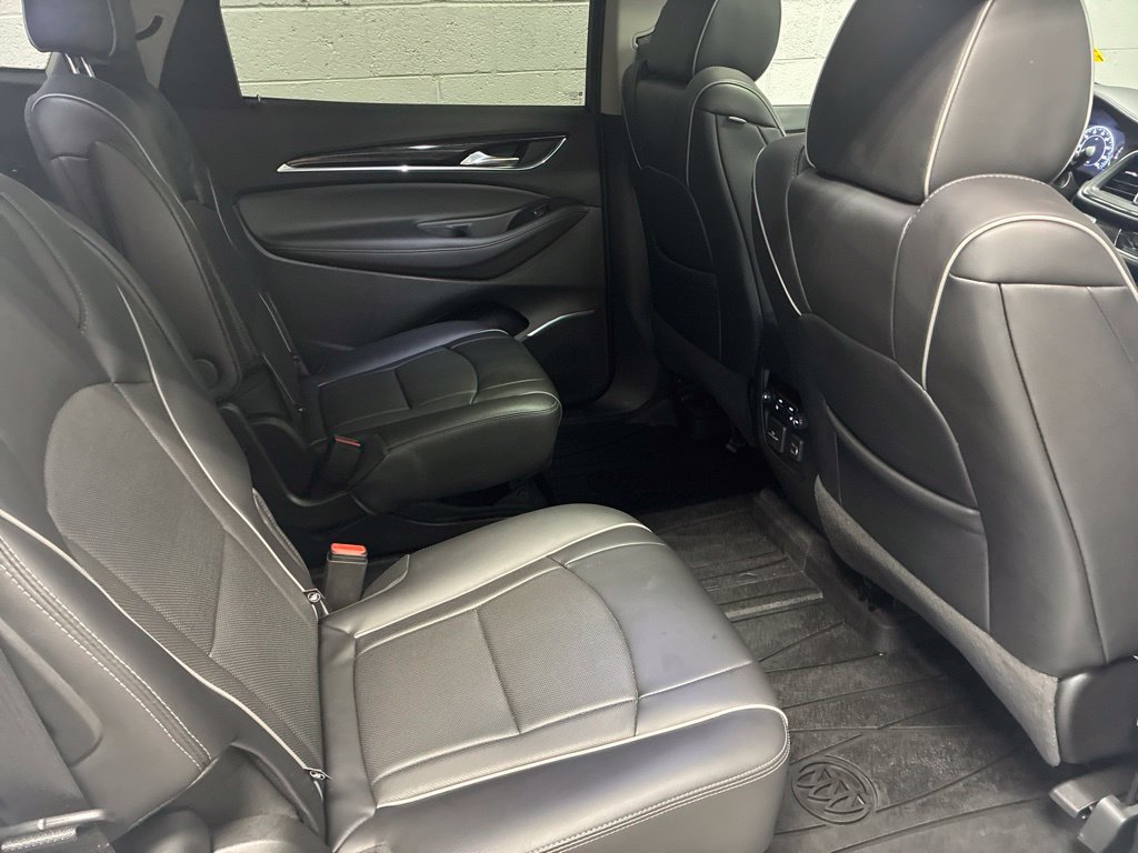 Used 2021 Buick Enclave Avenir w/ Avenir Technology Package AWD/4WD image 12