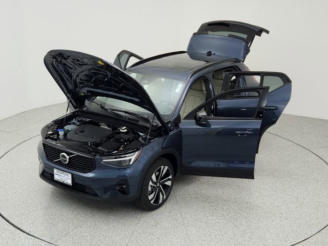 New 2026 Volvo XC40 B5 Ultra w/ Climate Package image 17
