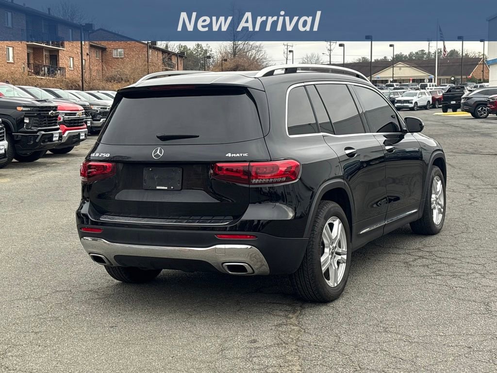 Used 2022 Mercedes-Benz GLB 250 4MATIC image 3