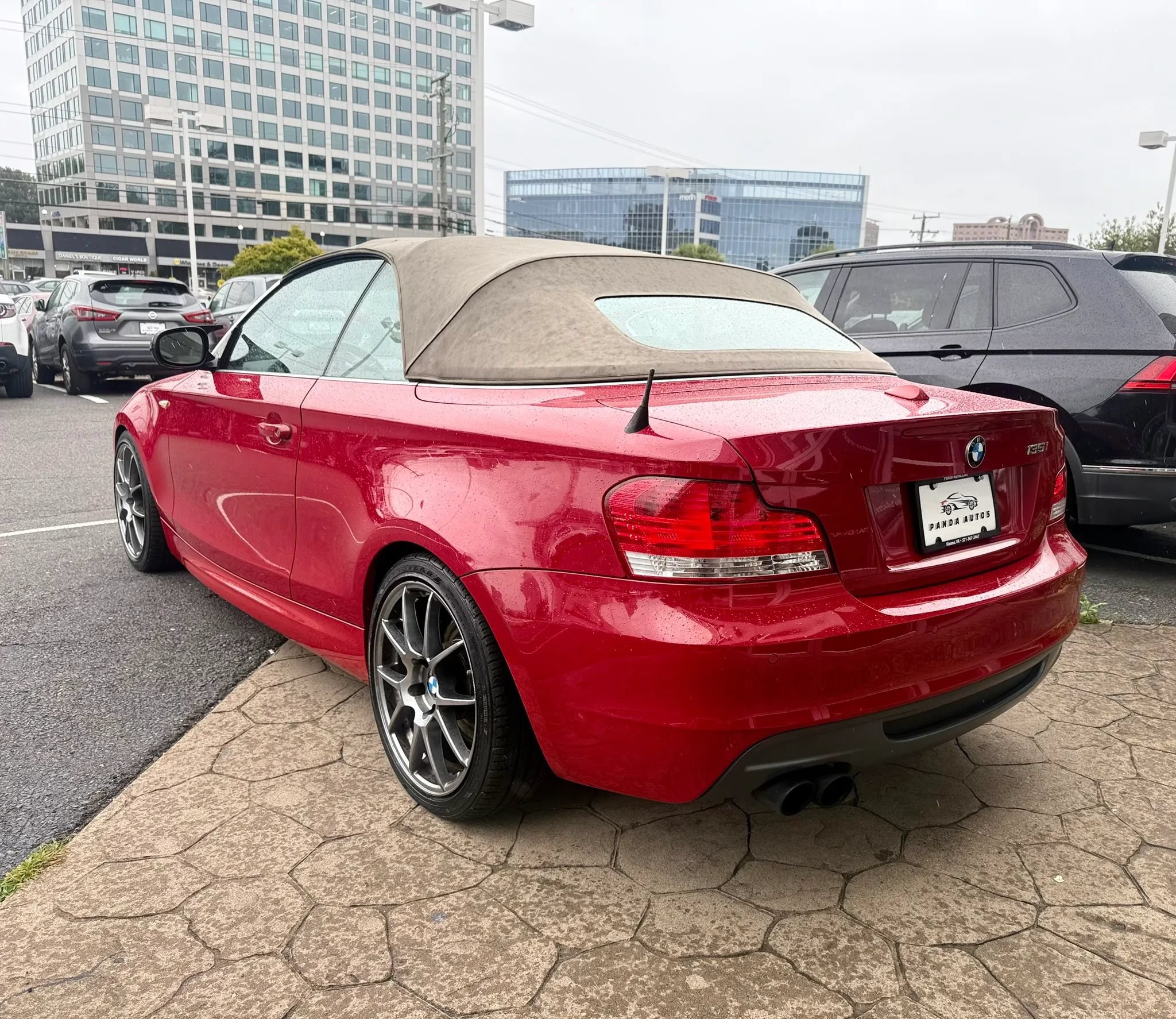 Used 2011 BMW 135i Convertible RWD image 5