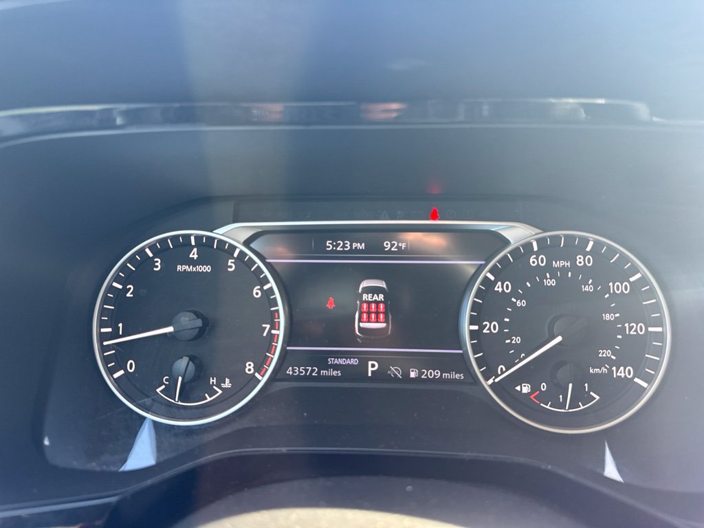Used 2025 Nissan Pathfinder SV FWD image 13