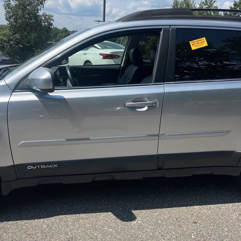 Used 2013 Subaru Outback 2.5i Limited w/ Moonroof Pkg AWD/4WD image 4