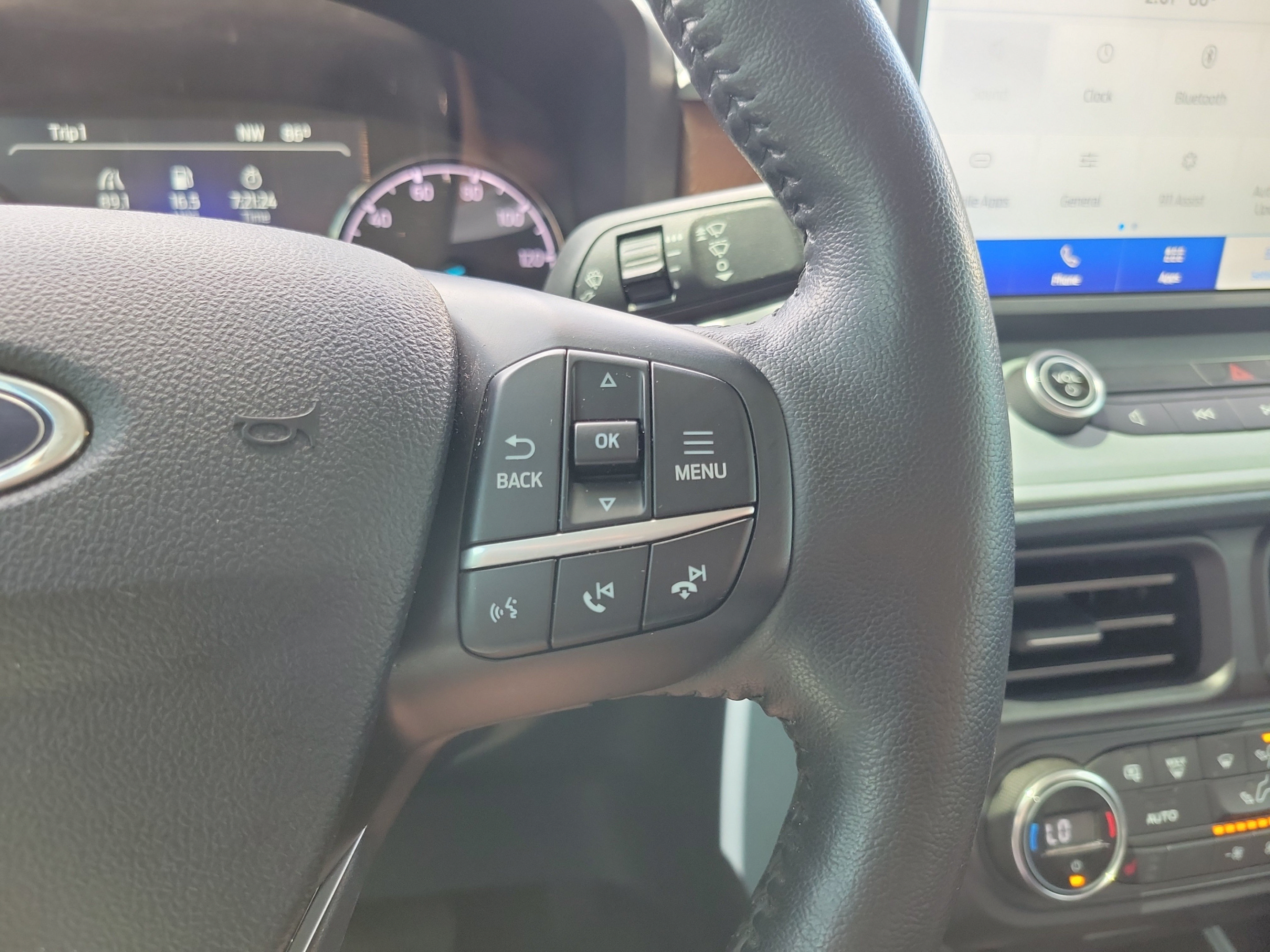 Used 2022 Ford Maverick Lariat w/ Lariat Luxury Package FWD image 22