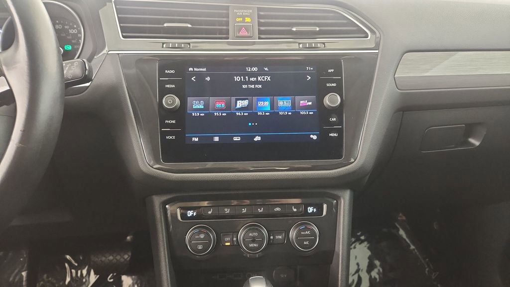 Used 2018 Volkswagen Tiguan SEL image 13