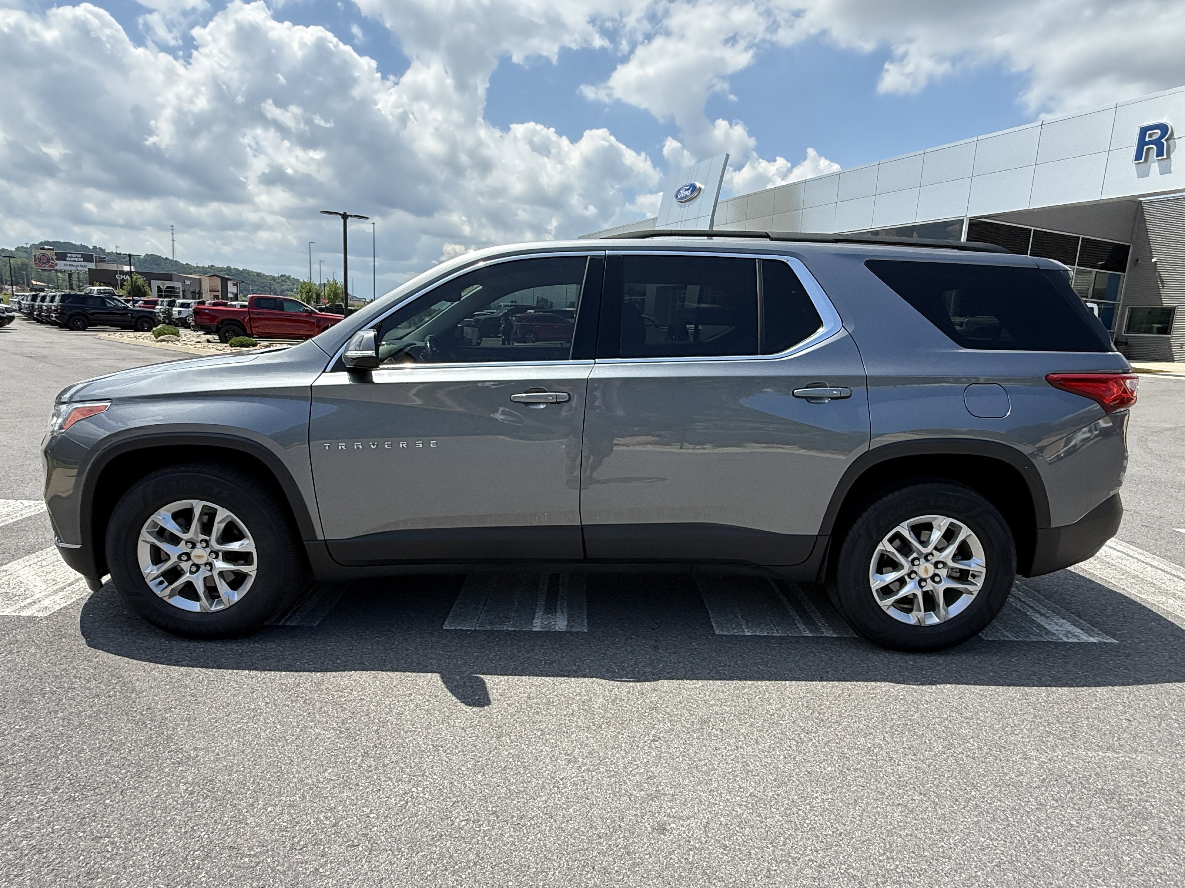 Used 2020 Chevrolet Traverse LT FWD image 8