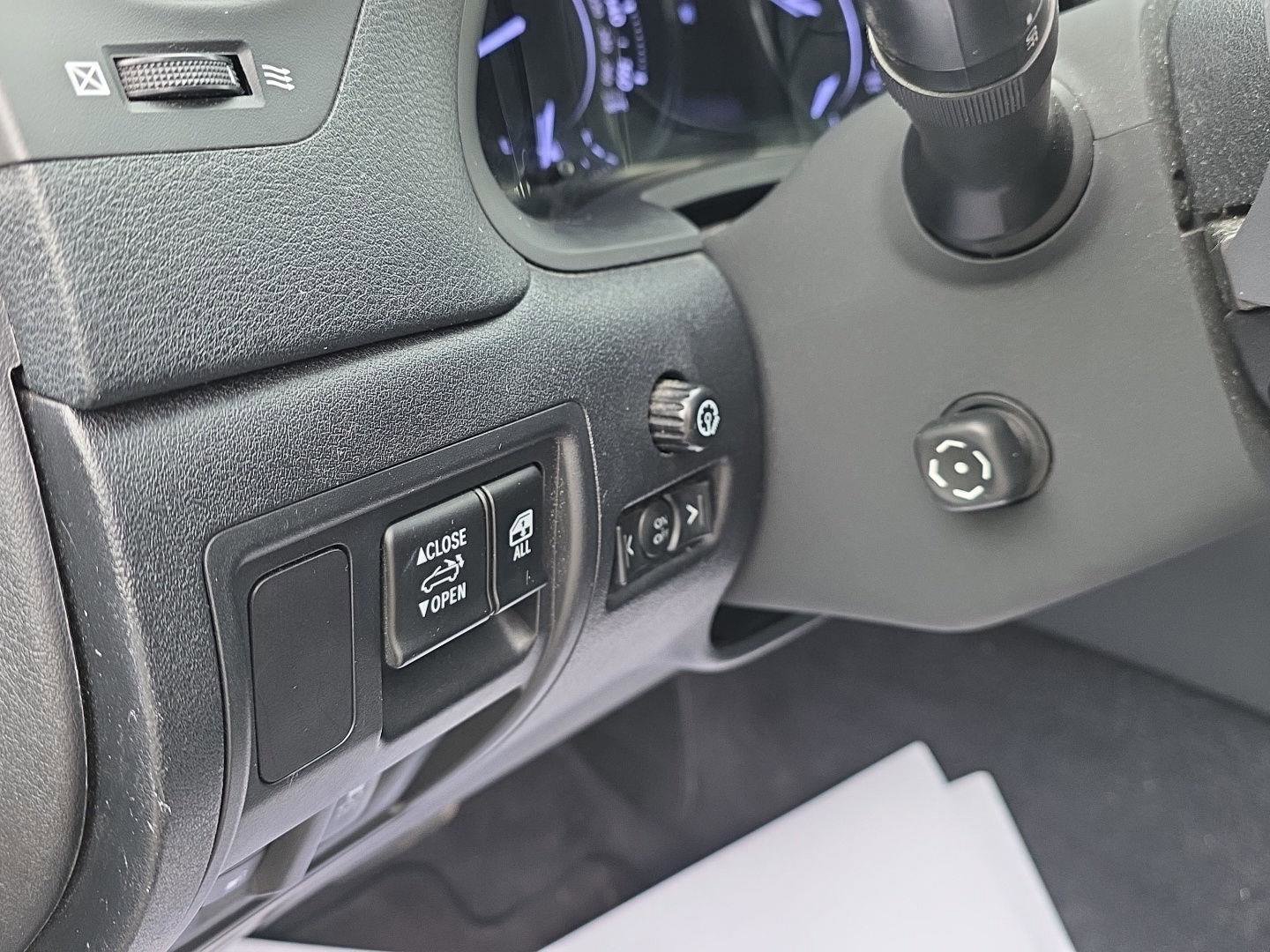 Used 2012 Lexus IS 250C image 13