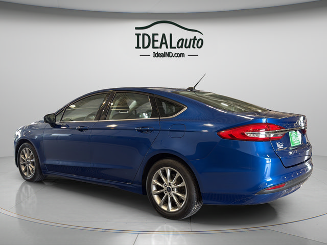 Used 2017 Ford Fusion SE FWD image 12