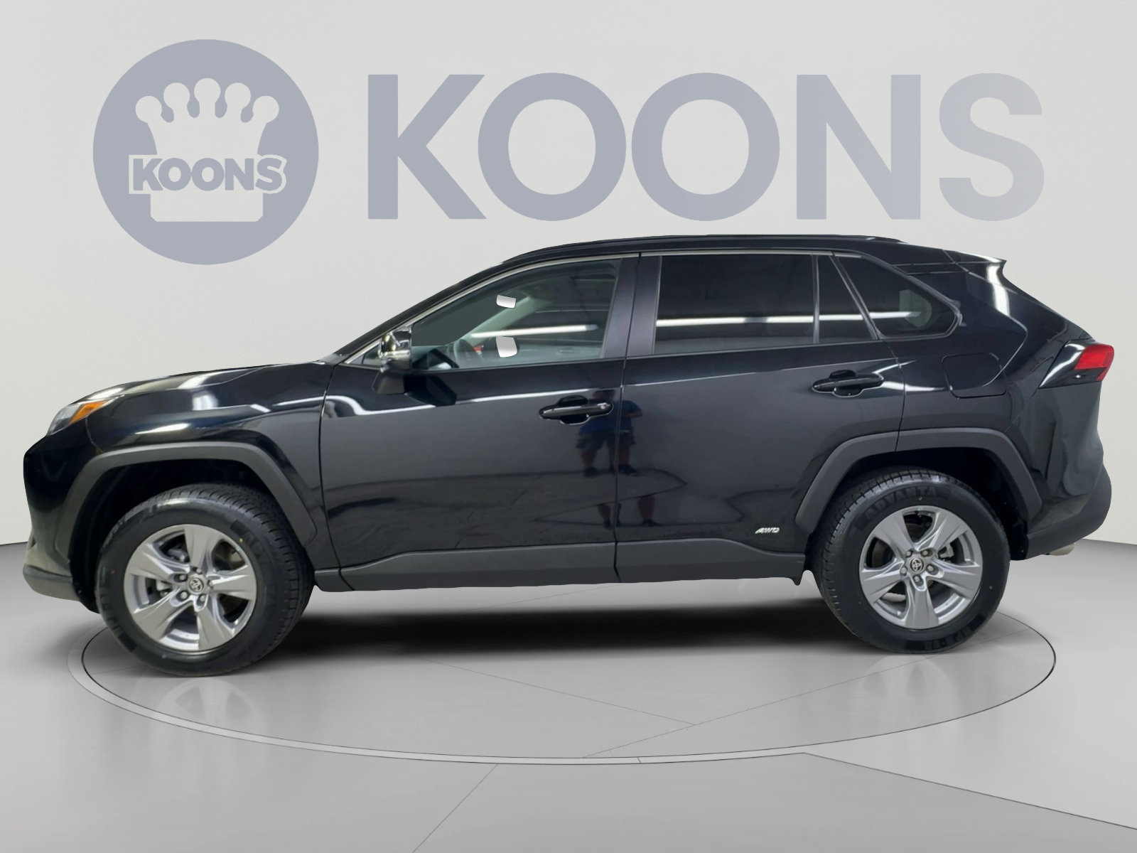 Used 2022 Toyota RAV4 XLE w/ Convenience Package AWD/4WD image 7