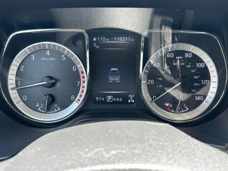 Used 2018 Nissan Titan PRO-4X w/ Pro-4x Convenience Package AWD/4WD image 19