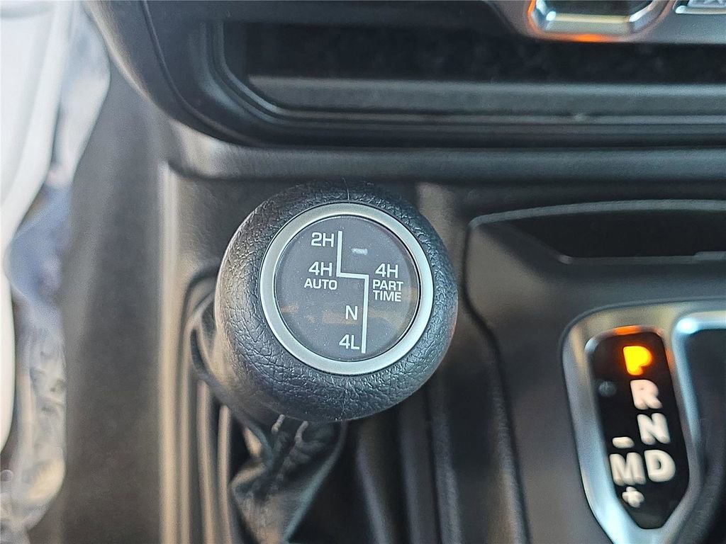 Used 2024 Jeep Wrangler Unlimited w/ Convenience Group AWD/4WD image 28