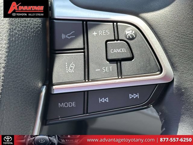 Used 2023 Toyota Highlander LE AWD/4WD image 27