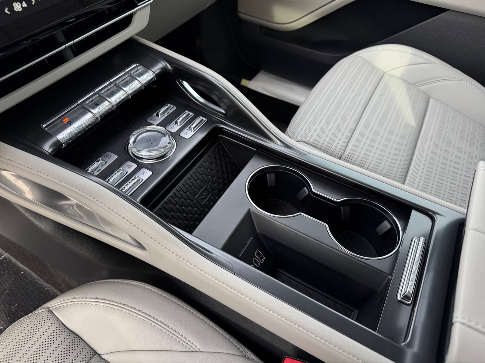 New 2026 Lincoln Nautilus Reserve w/ Jet Appearance Package image 14