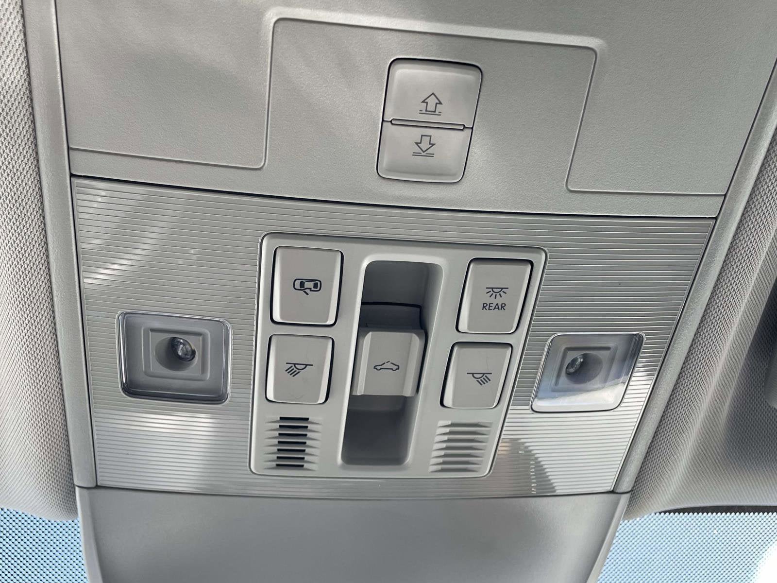 Used 2025 Volkswagen Taos SE w/ Panoramic Sunroof Package FWD image 30