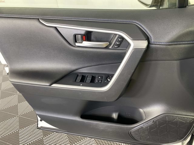 Used 2022 Toyota RAV4 XSE AWD/4WD image 21