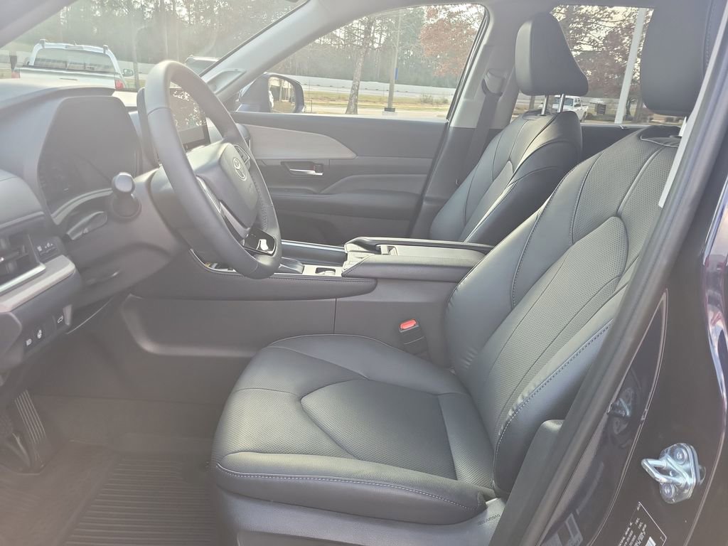 Used 2025 Toyota Grand Highlander Limited image 15