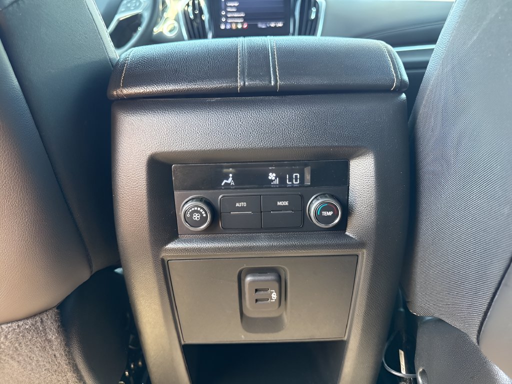 Used 2023 Chevrolet Traverse LT w/ Midnight/Sport Edition AWD/4WD image 14