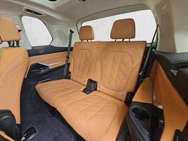 Used 2023 BMW X7 xDrive40i w/ Premium Package AWD/4WD image 19