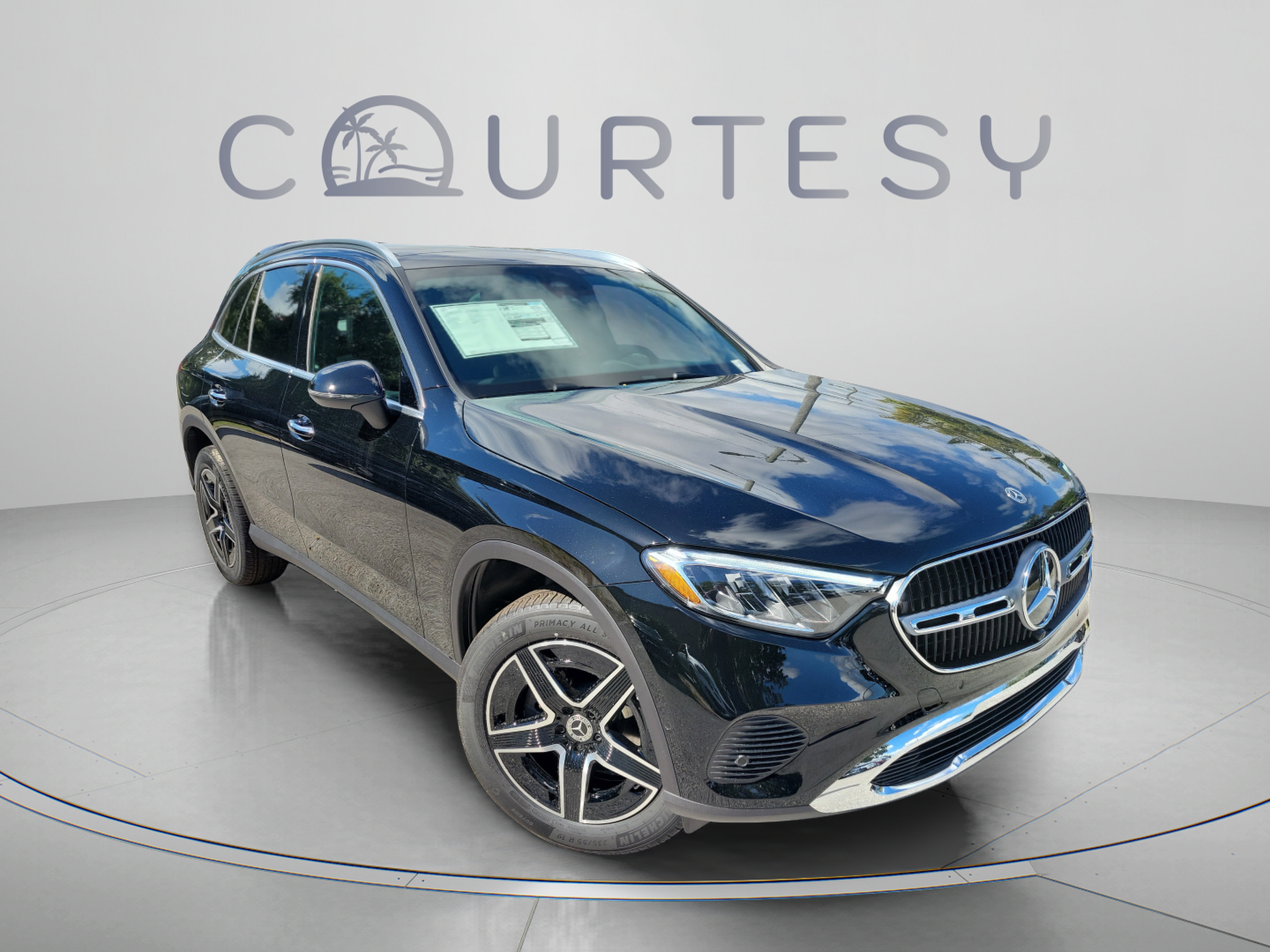 Certified 2026 Mercedes-Benz GLC 300 4MATIC image 5