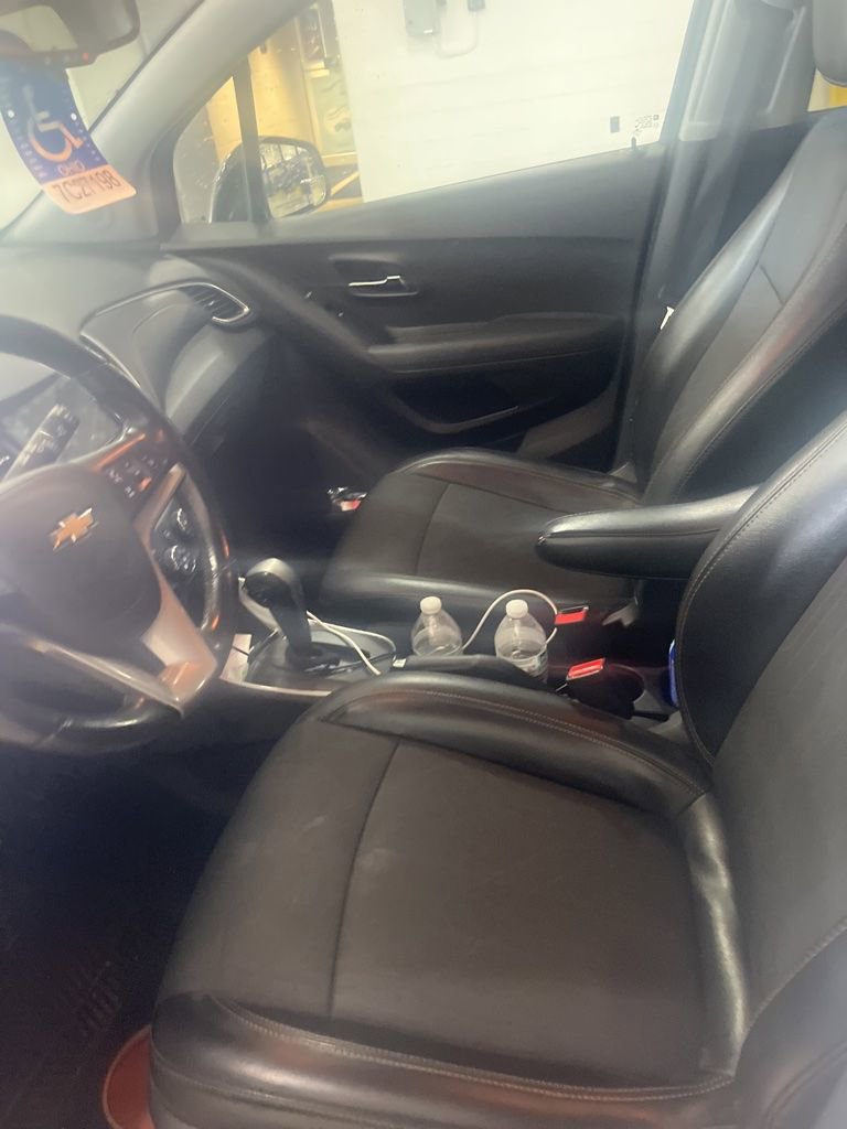 Used 2019 Chevrolet Trax LT w/ Redline Edition image 5