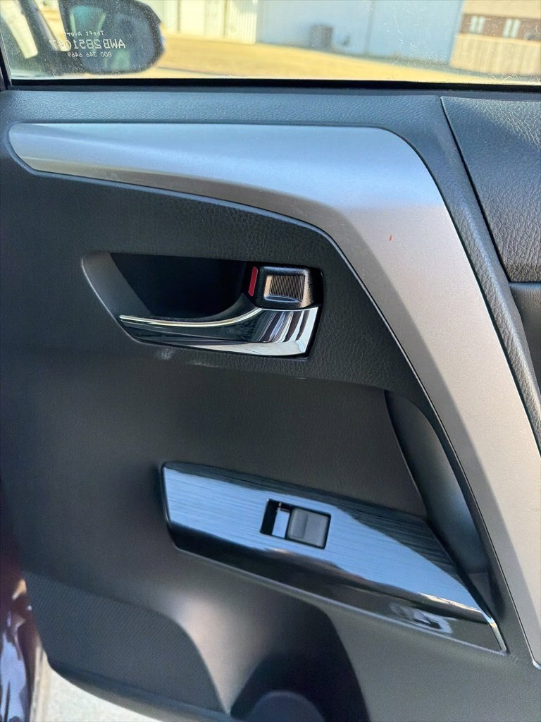 Used 2018 Toyota RAV4 Limited image 36