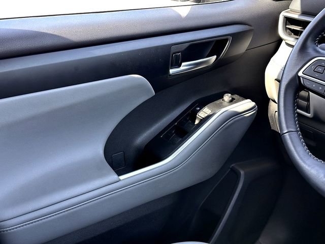 Certified 2025 Toyota Highlander XLE AWD/4WD image 28