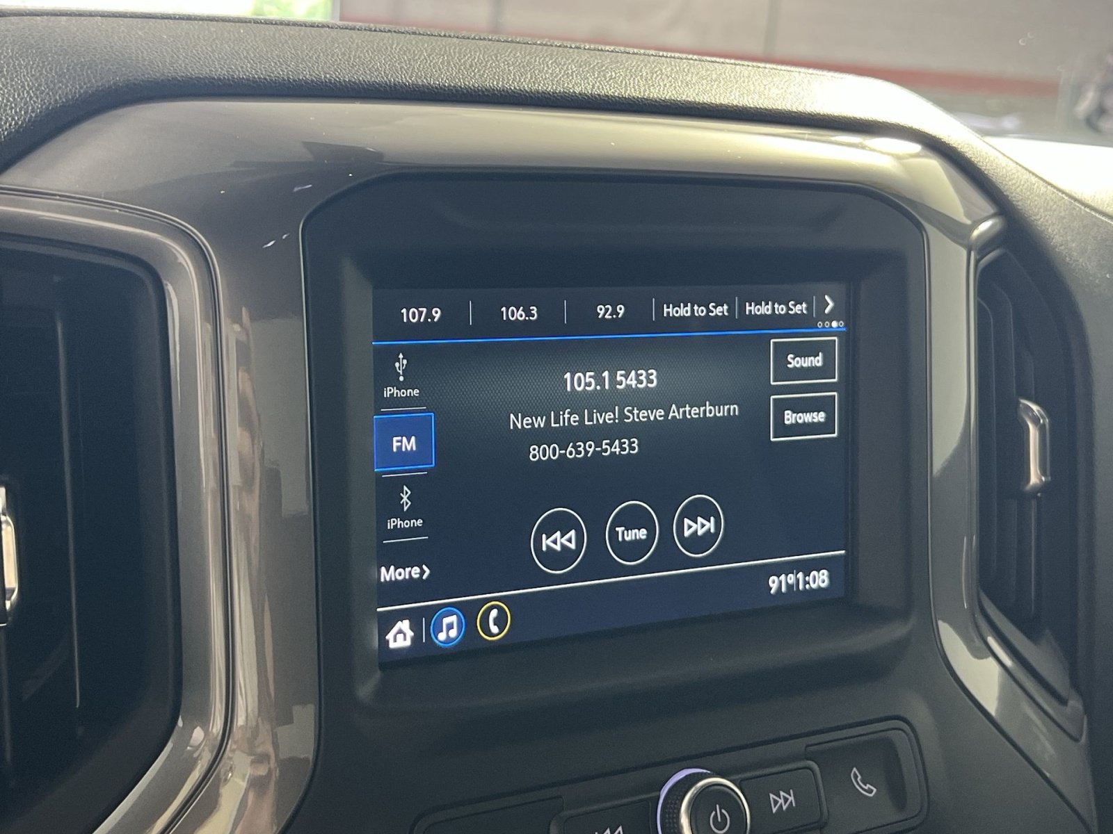 Used 2019 Chevrolet Silverado 1500 Custom w/ Custom Convenience Package AWD/4WD image 18