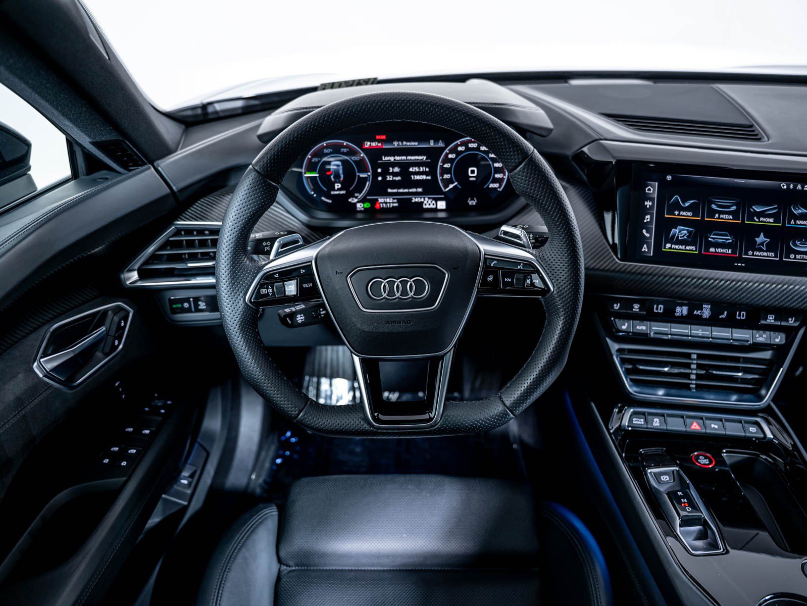 Used 2023 Audi e-tron GT Premium Plus w/ Performance Package AWD/4WD image 10