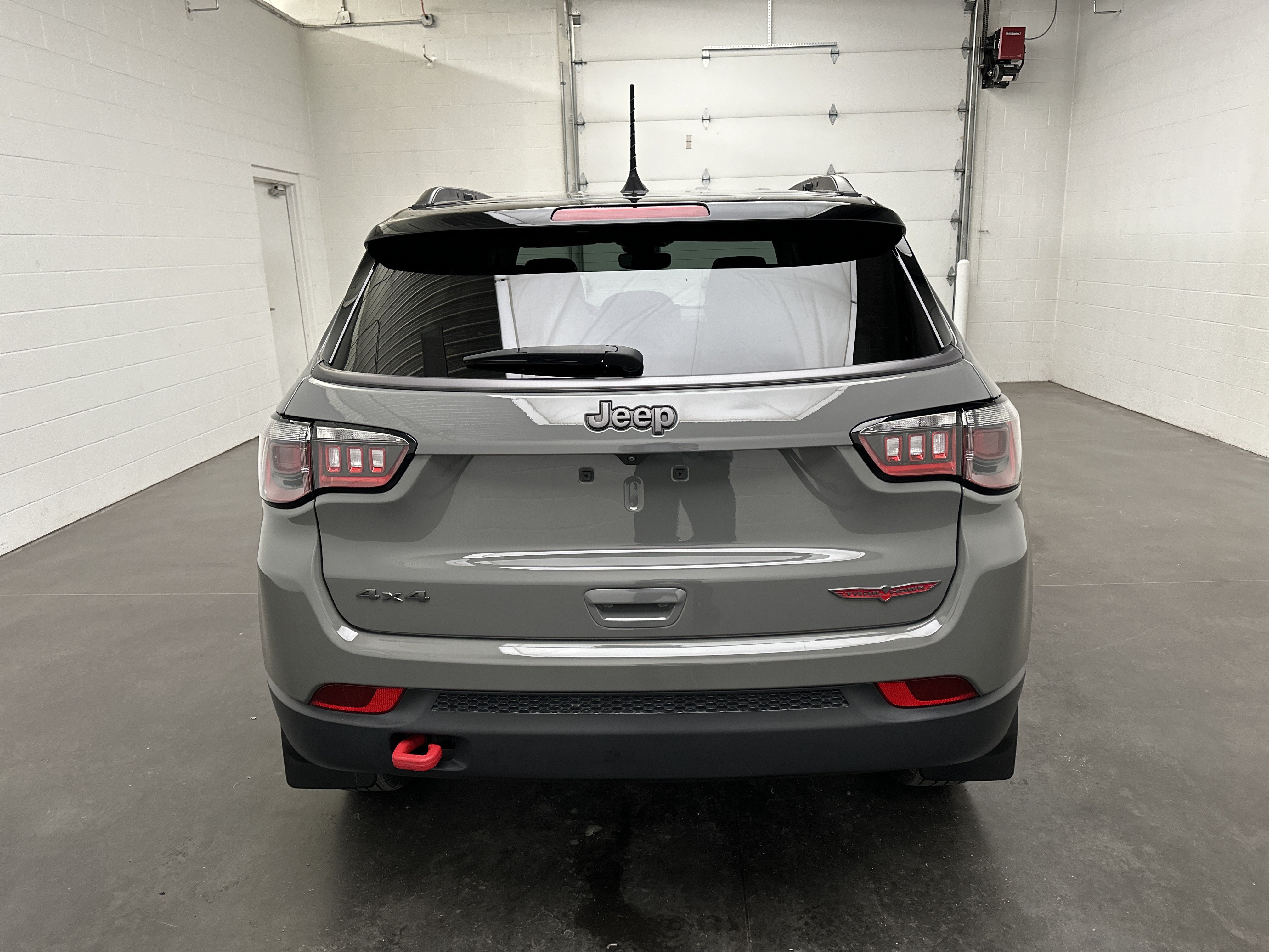 Used 2022 Jeep Compass Trailhawk AWD/4WD image 8