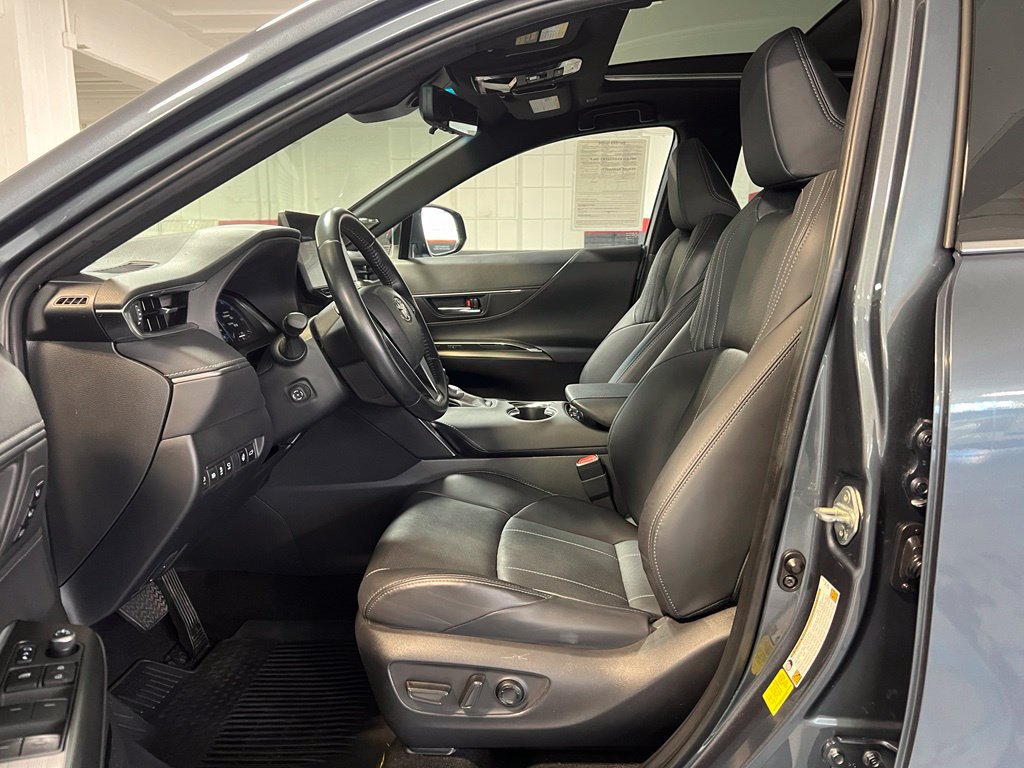 Certified 2024 Toyota Venza Limited AWD/4WD image 12