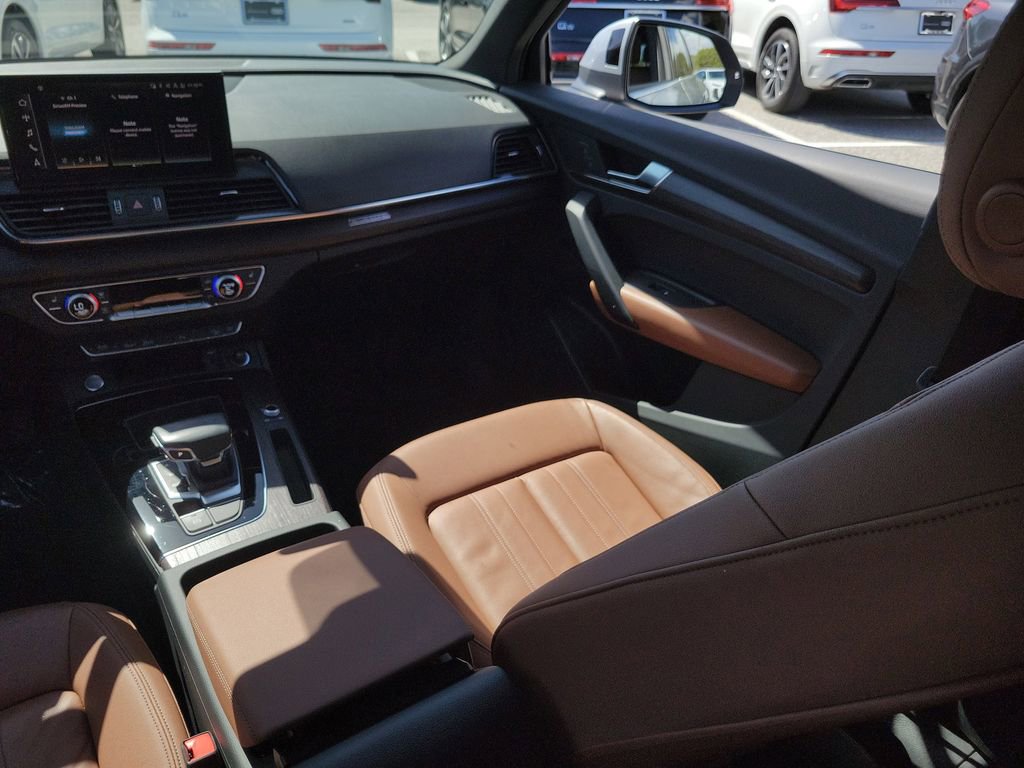 Used 2023 Audi Q5 2.0T Premium w/ Convenience Package image 24