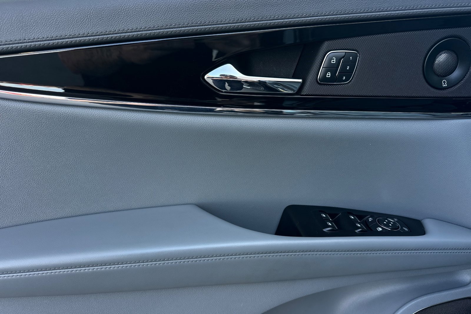 Used 2022 Lincoln Nautilus Reserve w/ Luxury Package image 10