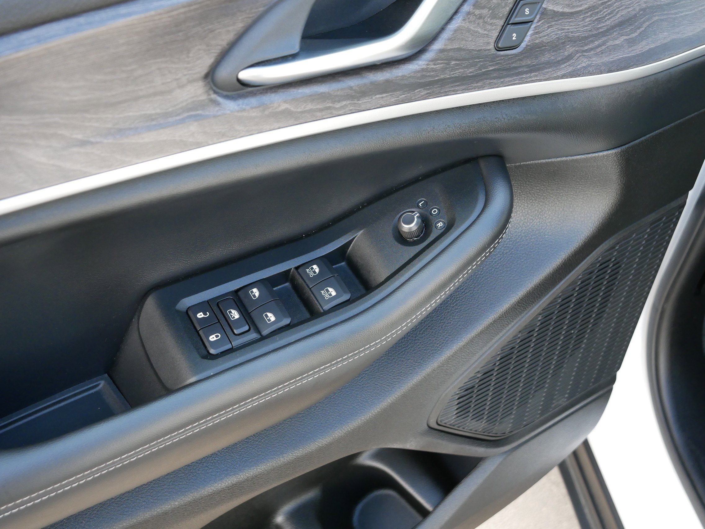 Used 2024 Jeep Grand Cherokee L Limited w/ Luxury Tech Group II AWD/4WD image 19