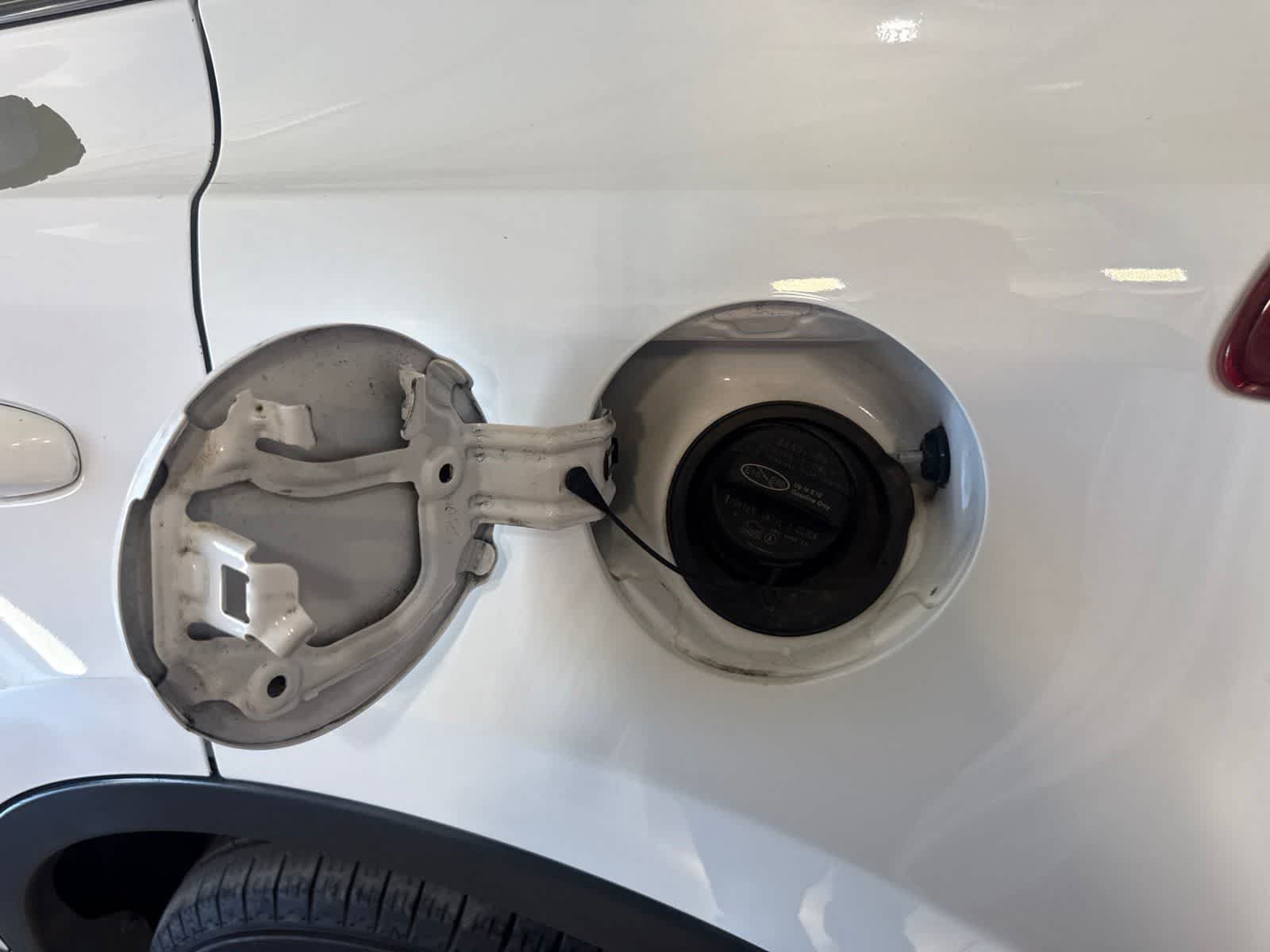 Used 2013 Toyota RAV4 XLE AWD/4WD image 11