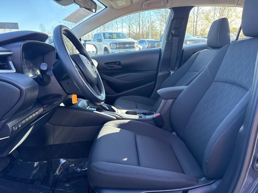 Used 2025 Toyota Corolla LE image 8