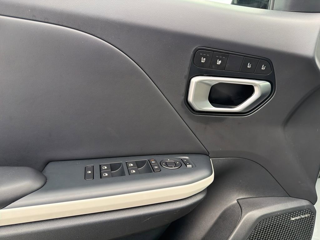 Used 2025 Kia K4 GT-Line w/ GT-Line Premium Package image 16