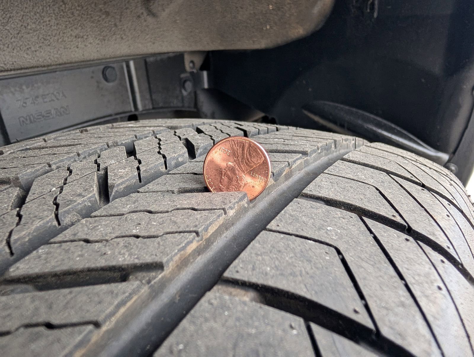 Used 2019 Nissan Titan SV w/ SV Convenience Package image 37