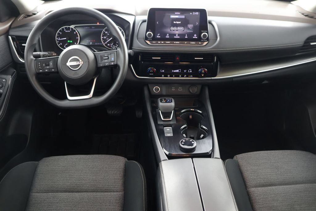 Used 2022 Nissan Rogue SV AWD/4WD image 2