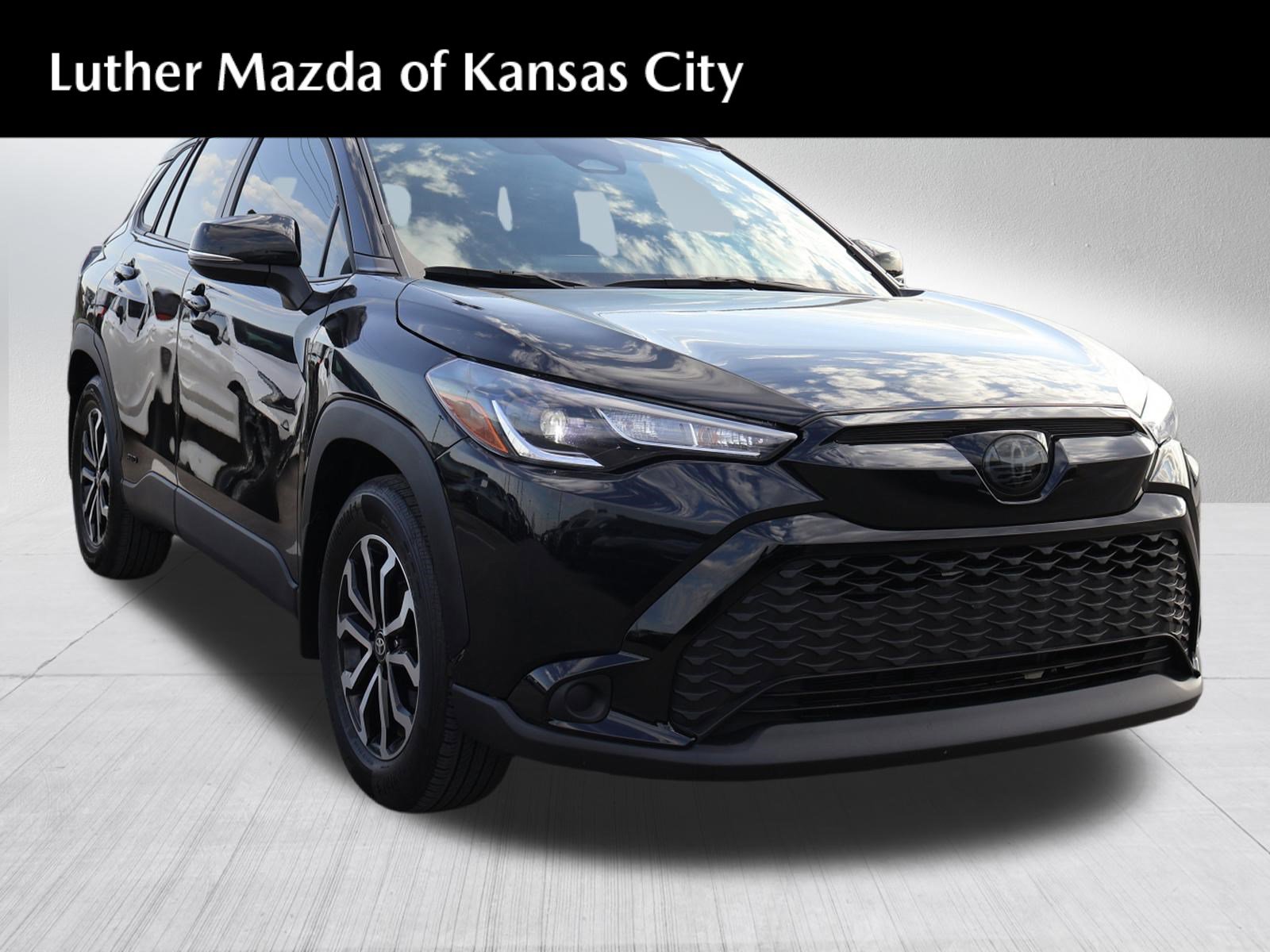 Used 2024 Toyota Corolla Cross SE AWD/4WD image 1