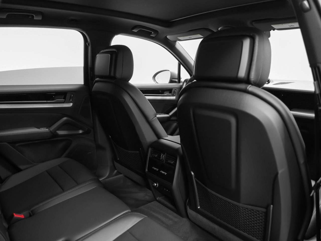 New 2025 Porsche Cayenne E-Hybrid image 92