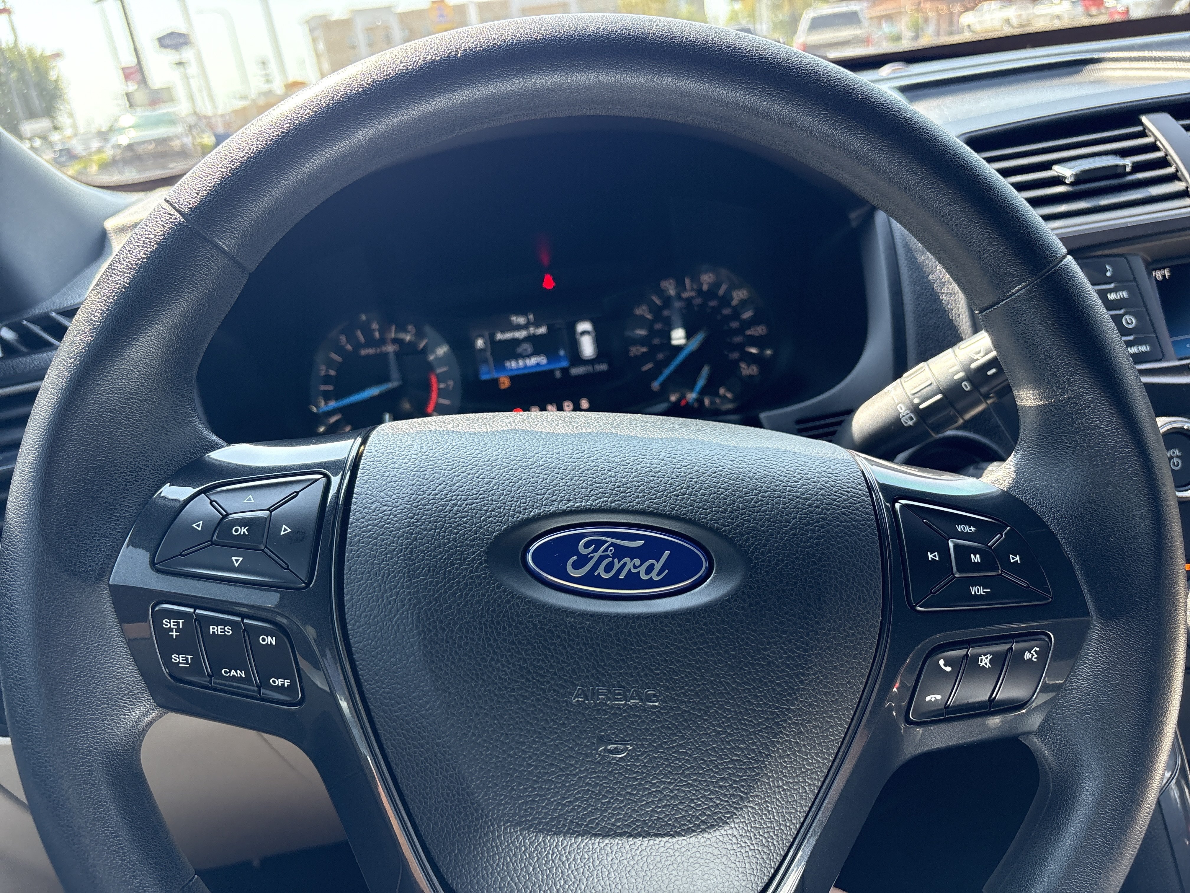 Used 2018 Ford Explorer FWD image 16