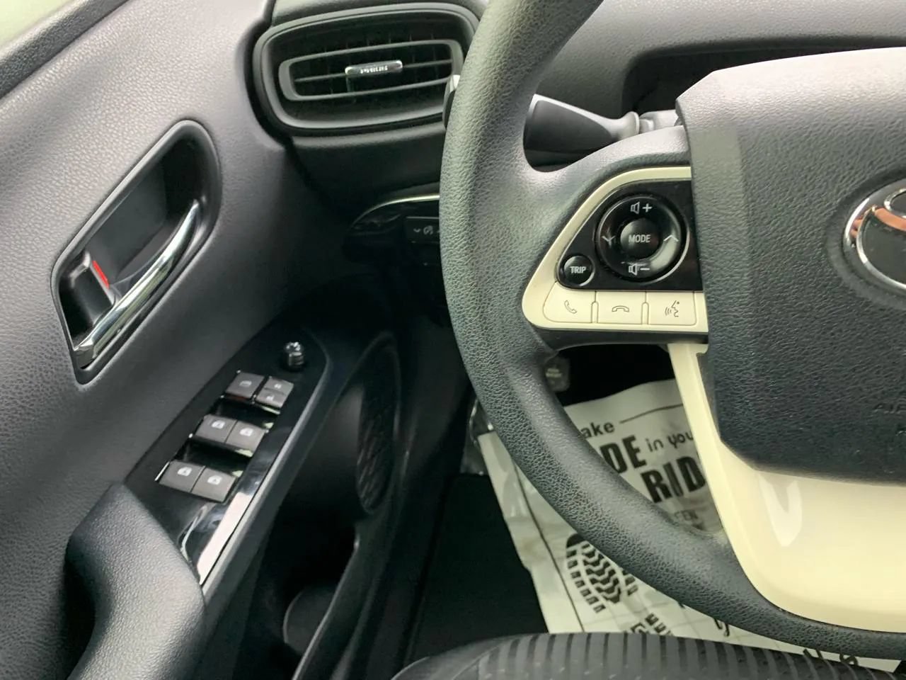 Used 2017 Toyota Prius Two FWD image 15